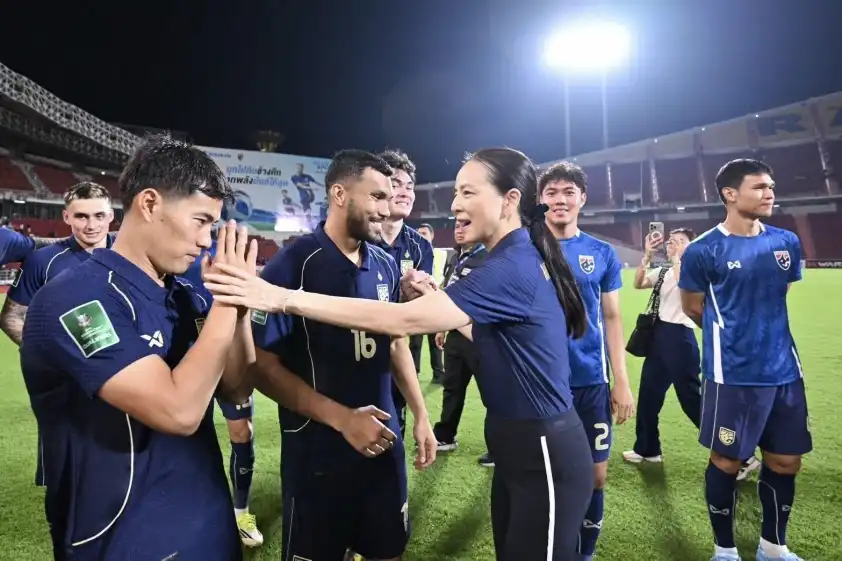 Madam Pang cho biết Thái Lan sẽ bổ sung thêm cầu thủ nhập tịch cho Asian Cup 2027. Madam Pang cho biết Thái Lan sẽ bổ sung thêm cầu thủ nhập tịch cho Asian Cup 2027.